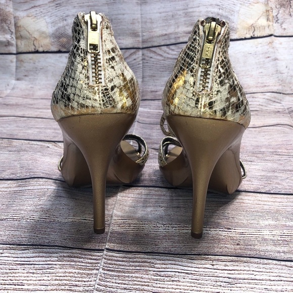 Carlos Santana Gold Snake Print Sandal Size 6 - Picture 6 of 12